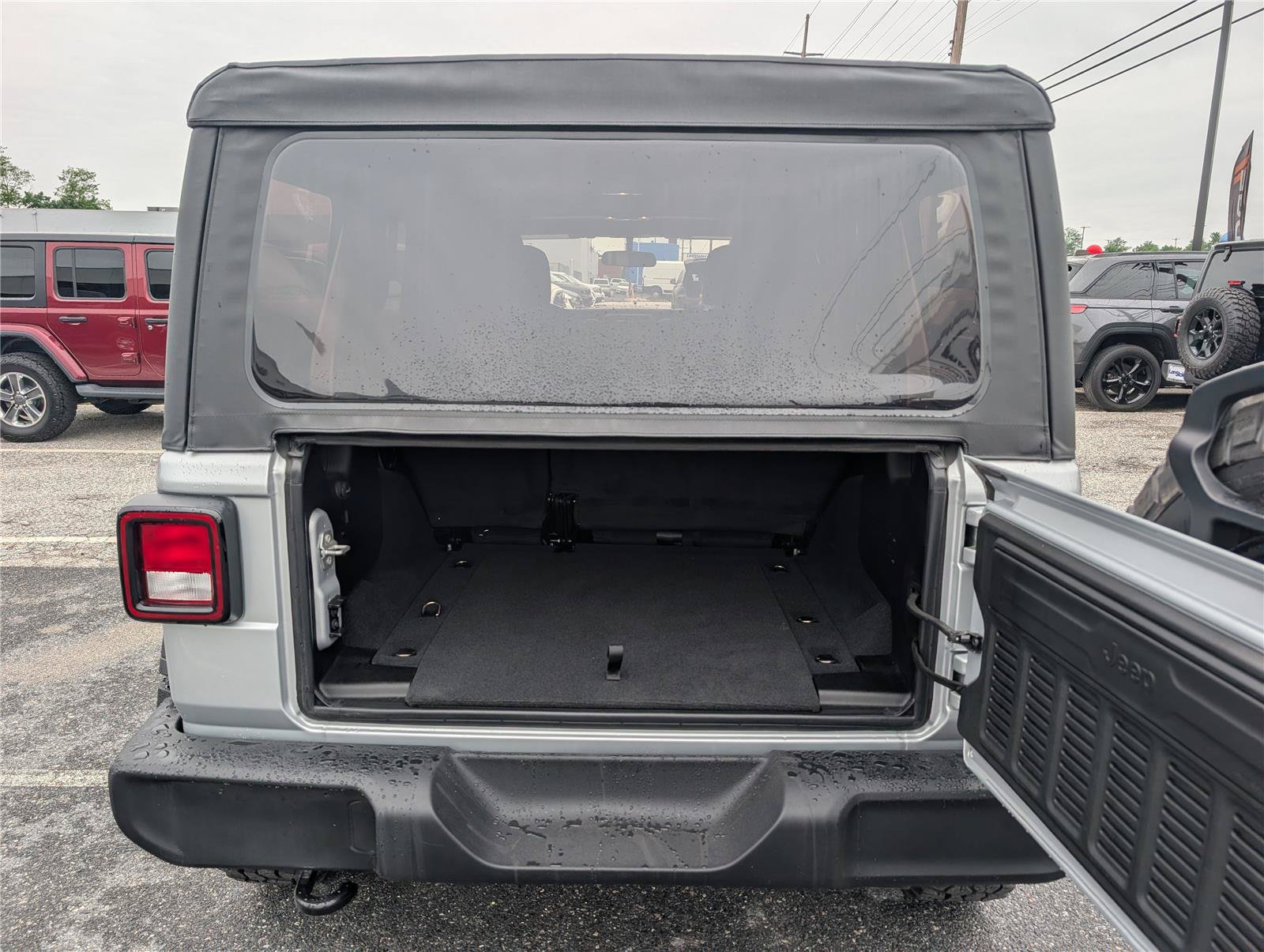 Used 2022 Jeep Wrangler Unlimited Sport AWD/4WD image 13