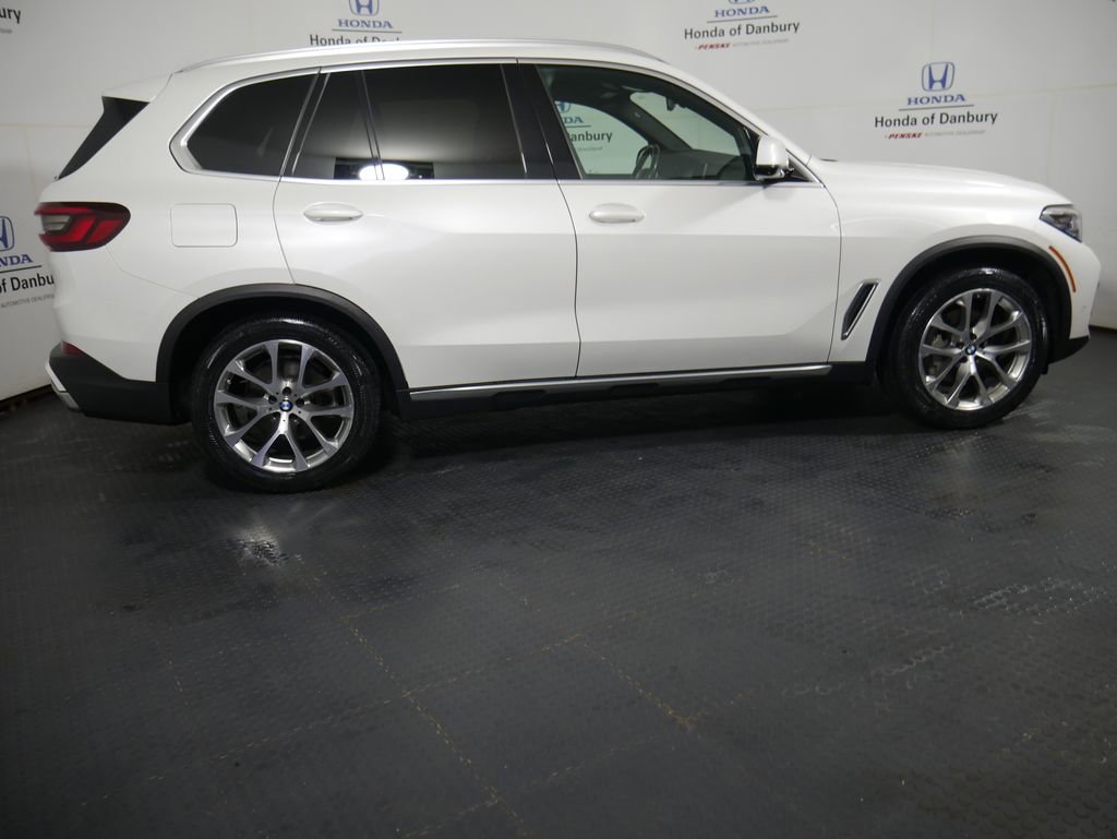 Used 2020 BMW X5 xDrive40i w/ Premium Package image 3