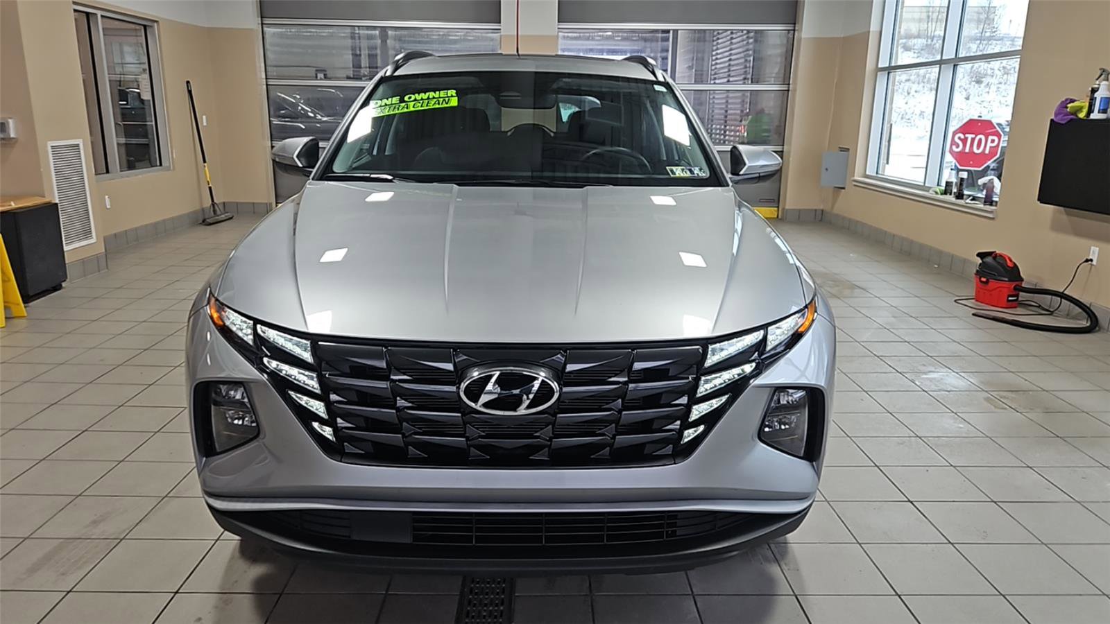 Used 2023 Hyundai Tucson SEL w/ Convenience Package image 2