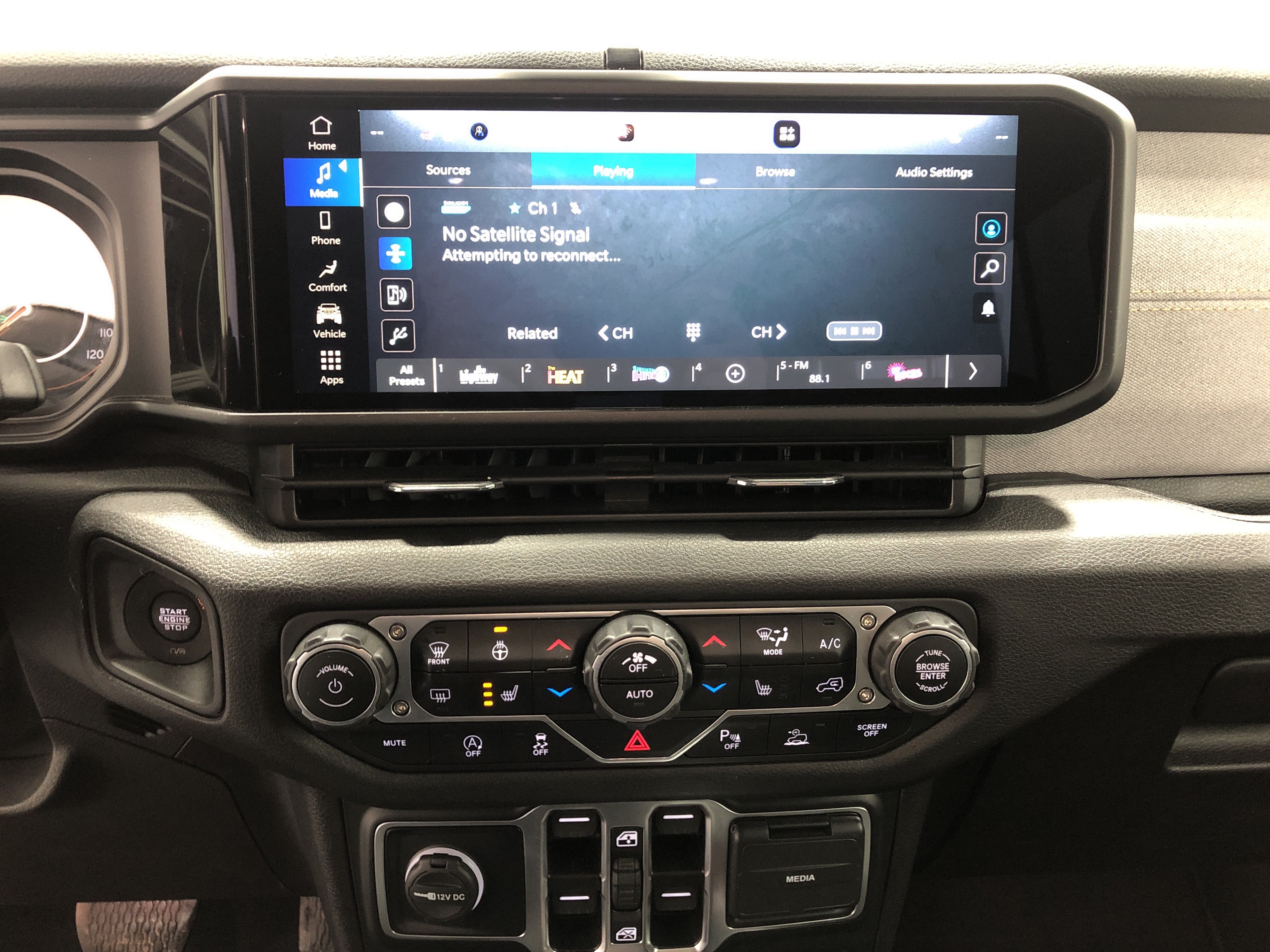 Certified 2025 Jeep Wrangler Unlimited Sport AWD/4WD image 23