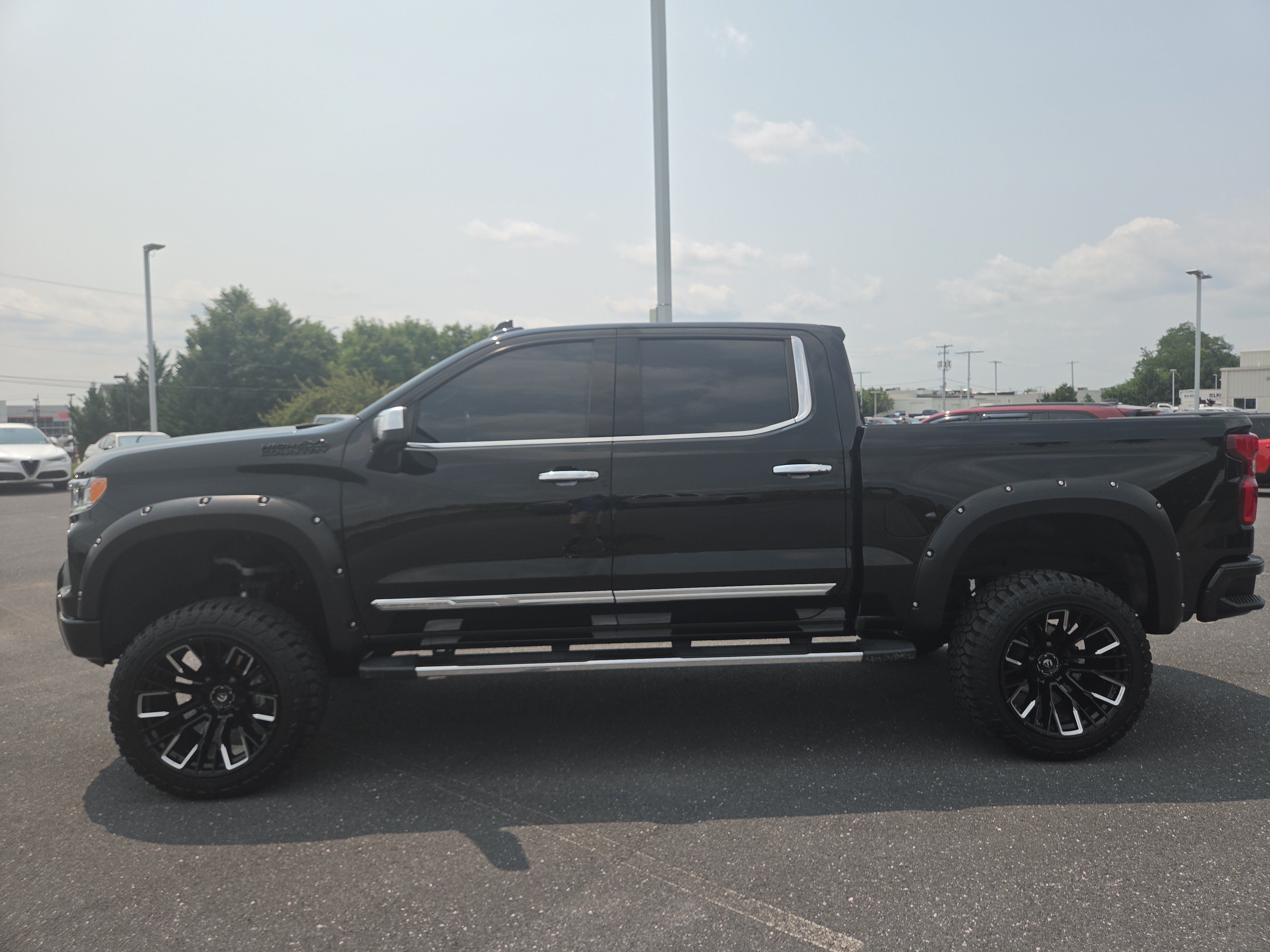 Used 2023 Chevrolet Silverado 1500 High Country w/ LPO, Dark Essentials Package AWD/4WD image 11