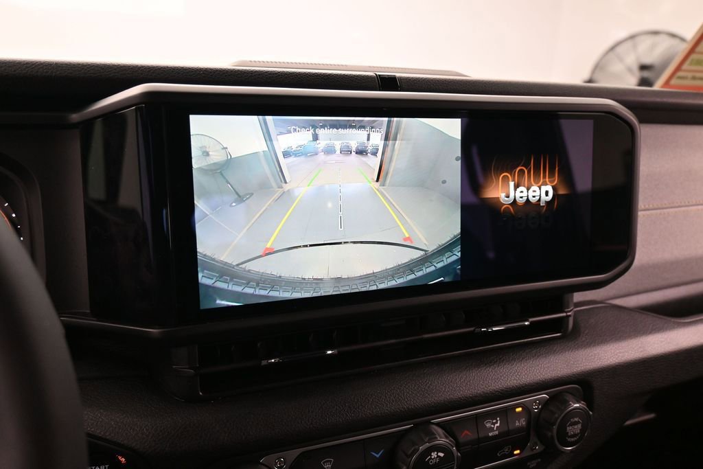 Used 2025 Jeep Wrangler Unlimited Sport AWD/4WD image 16