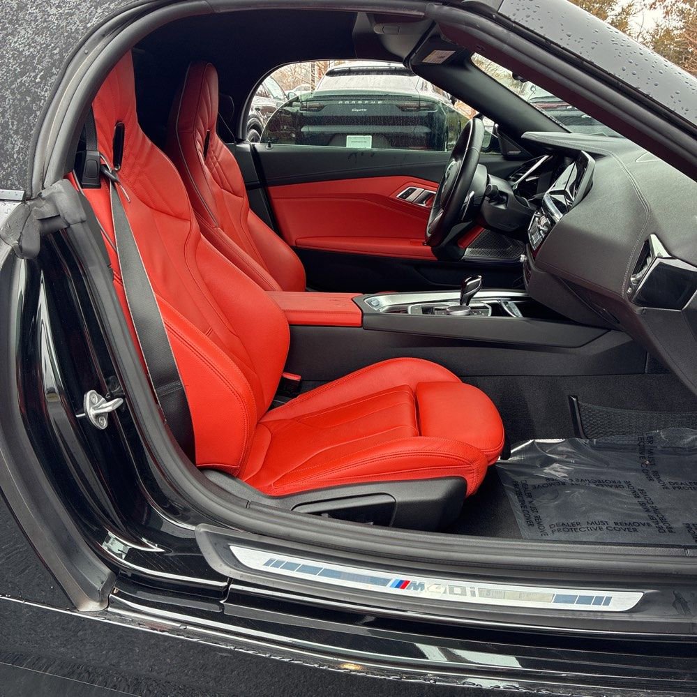 Used 2022 BMW Z4 M40i w/ Premium Package image 6