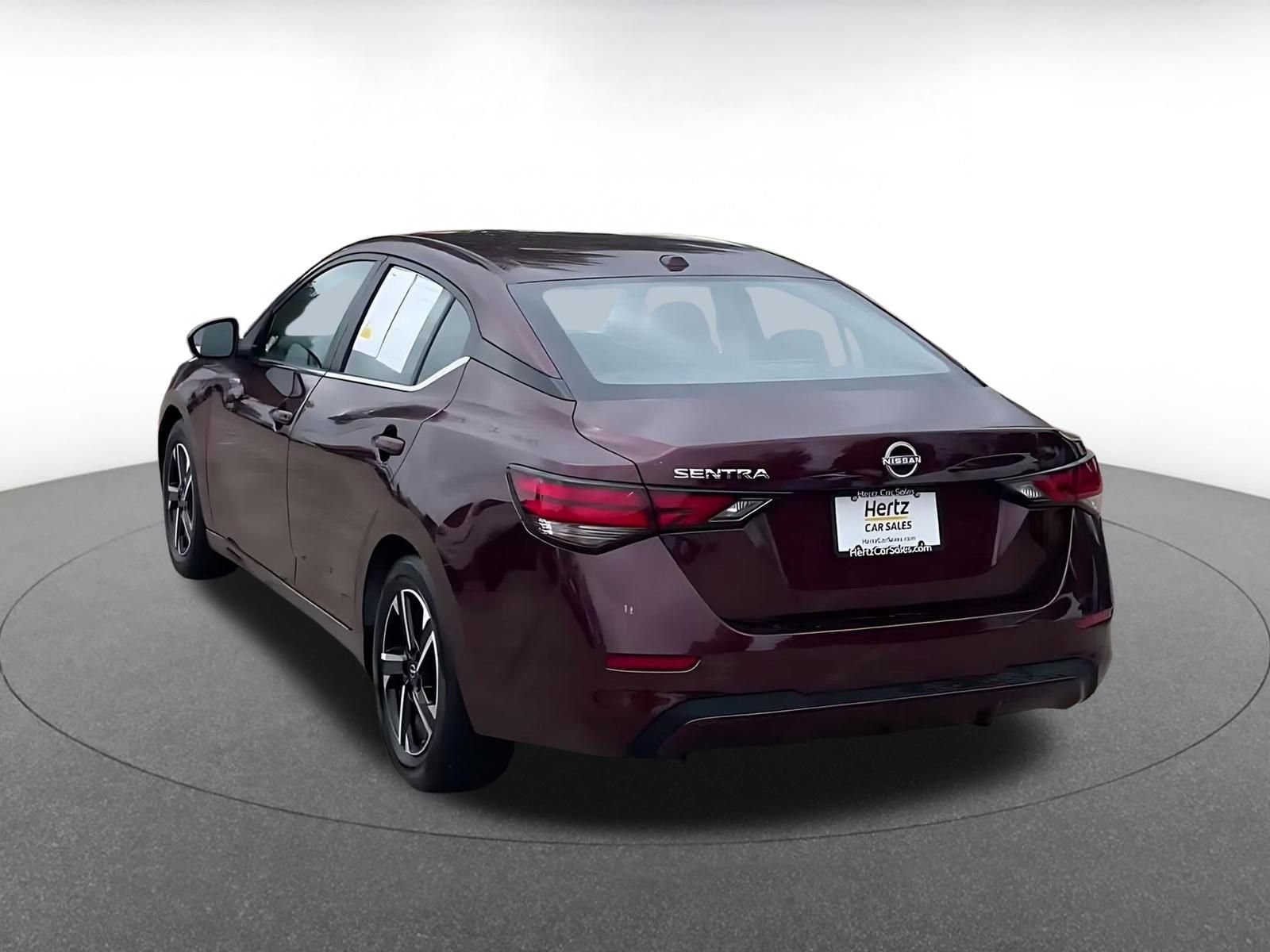 Used 2025 Nissan Sentra SV image 11