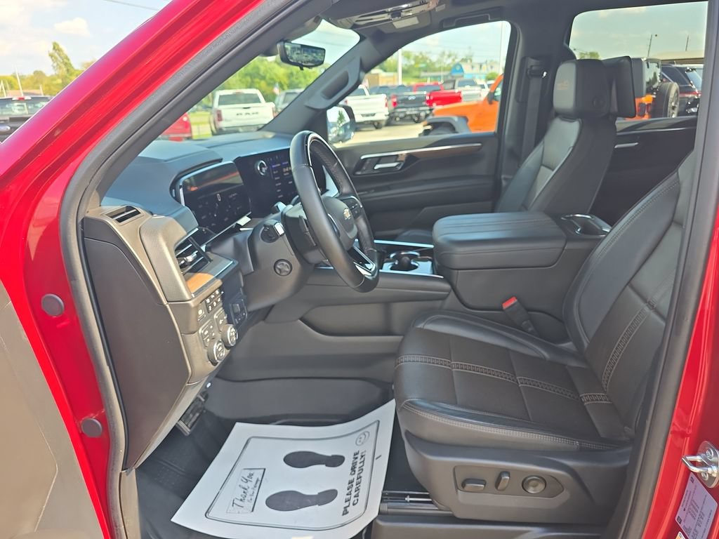Used 2025 Chevrolet Tahoe High Country AWD/4WD image 29