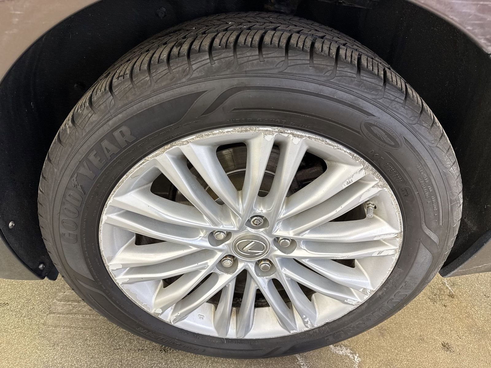 Used 2013 Lexus ES 350 w/ Luxury Pkg image 6