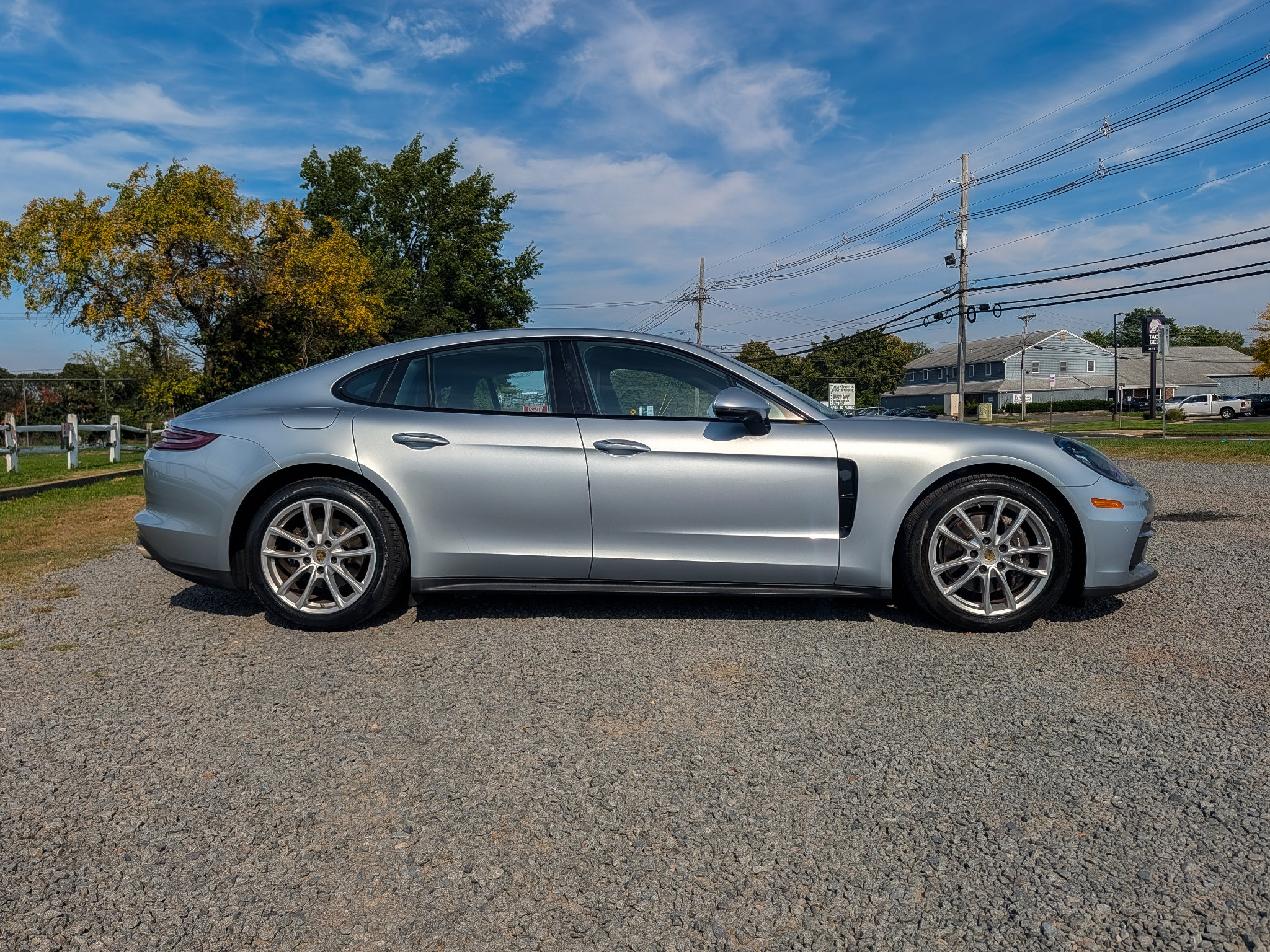 Used 2018 Porsche Panamera 4 w/ Premium Package AWD/4WD image 4