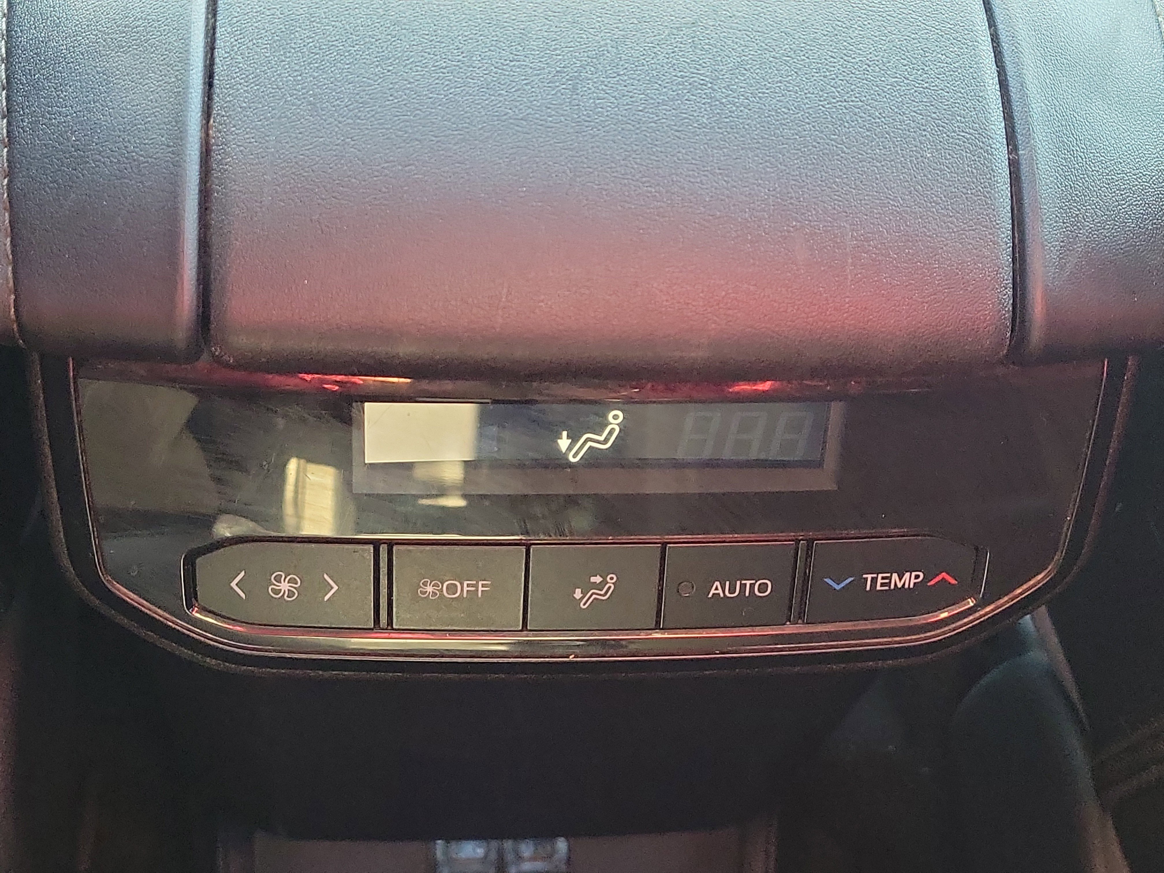 Used 2022 Toyota Highlander XLE image 13