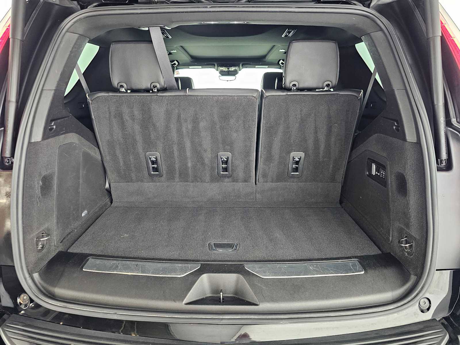 Used 2023 Cadillac Escalade Premium Luxury image 15
