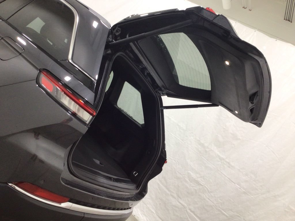 Used 2025 Jeep Grand Cherokee Limited AWD/4WD image 20