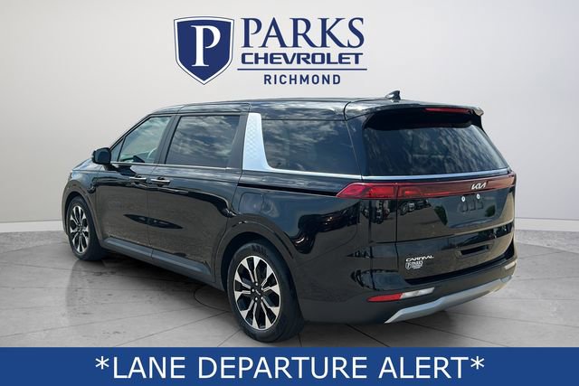 Used 2024 Kia Carnival EX image 6