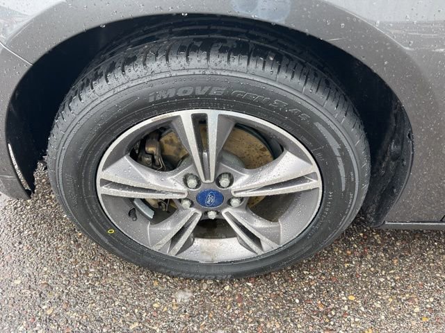 Used 2018 Ford Focus SE w/ SE Appearance Package FWD image 26