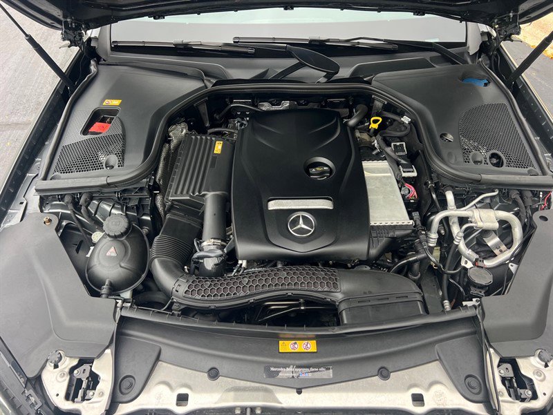 Used 2017 Mercedes-Benz E 300 4MATIC image 13