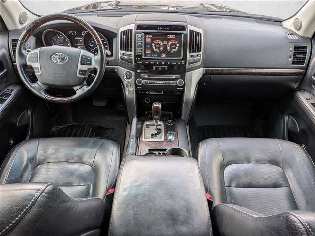Used 2014 Toyota Land Cruiser image 18