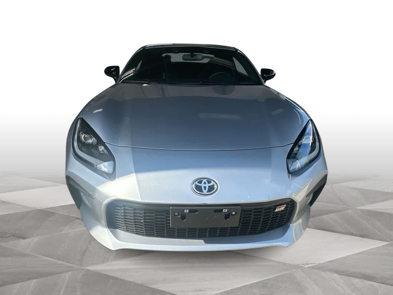 Used 2025 Toyota GR86 Premium RWD image 3