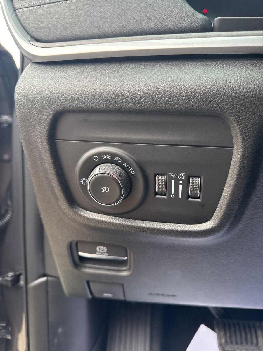 New 2026 Jeep Grand Cherokee L Limited AWD/4WD image 15