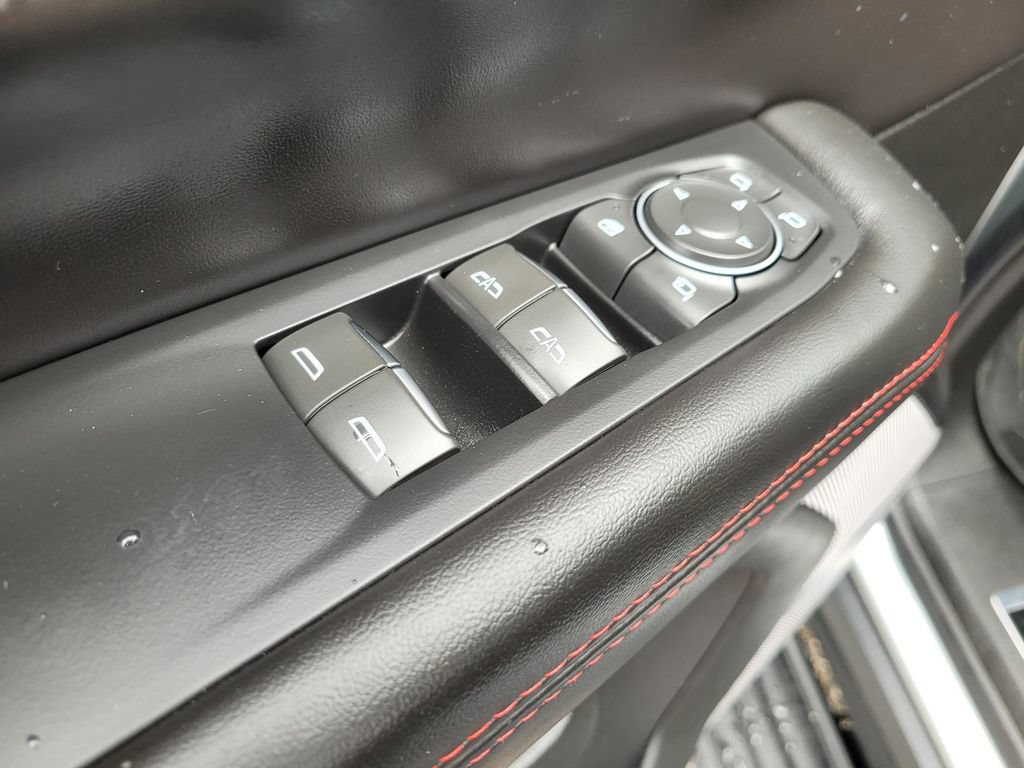 Used 2025 GMC Yukon AT4 Ultimate w/ LPO, Floor Liner Package AWD/4WD image 22