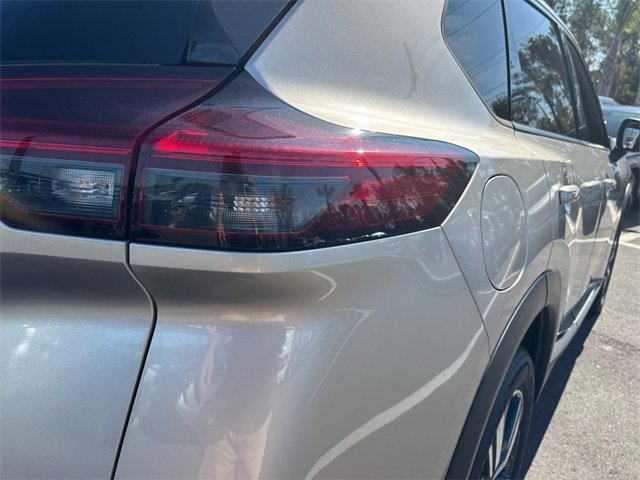 Used 2022 Nissan Rogue Platinum w/ Head-Up Display Package image 12