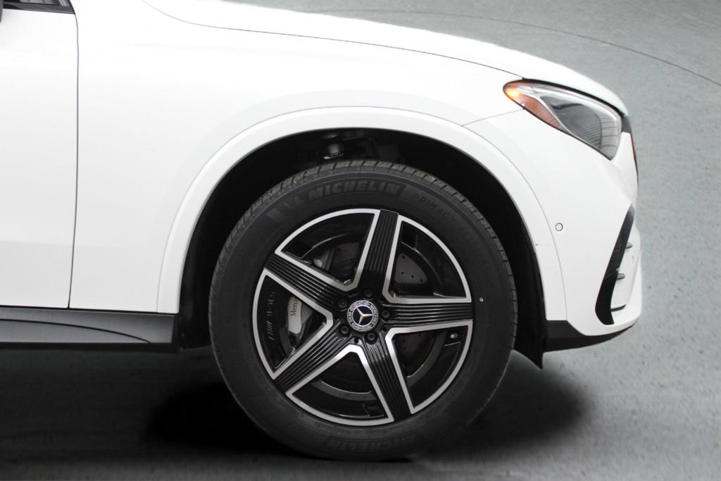 Used 2024 Mercedes-Benz GLC 300 image 14