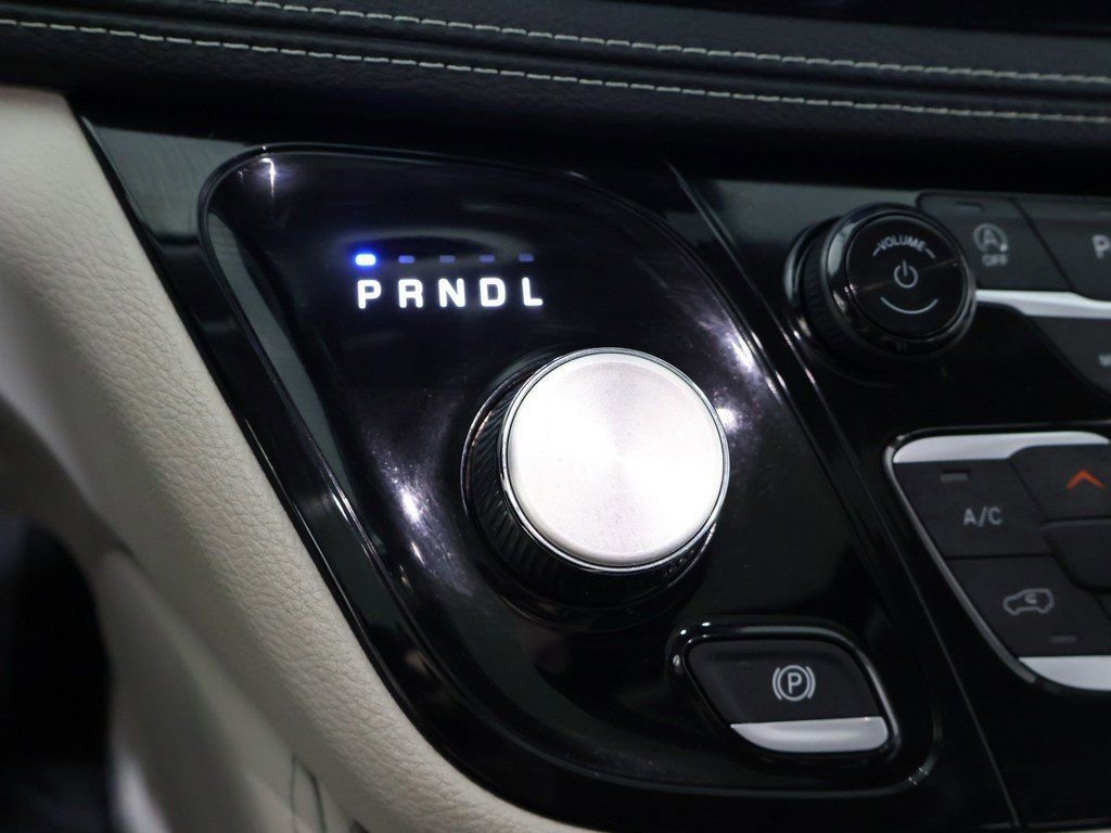 Used 2023 Chrysler Pacifica Limited image 60