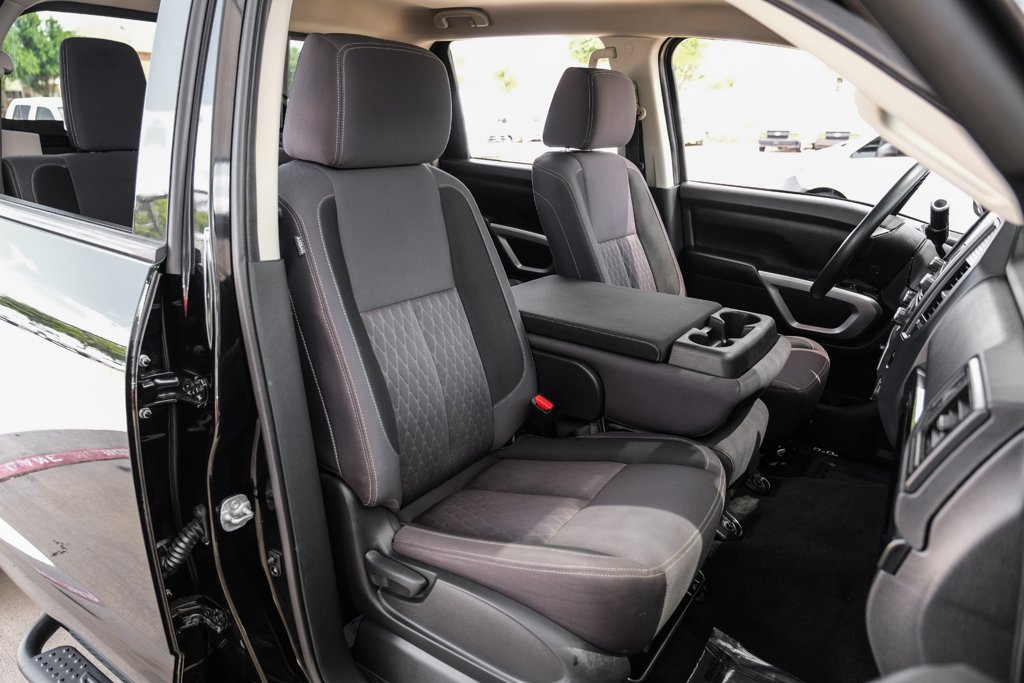 Used 2022 Nissan Titan SV w/ Accessory Utility Package AWD/4WD image 32