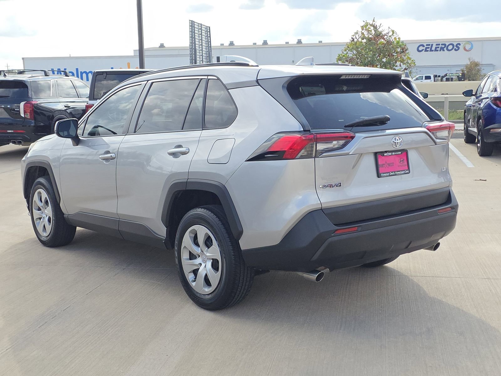 Used 2019 Toyota RAV4 LE image 8