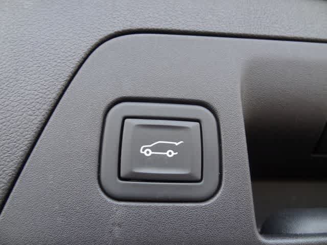 Used 2023 Buick Envision Essence w/ Sport Touring Package FWD image 12