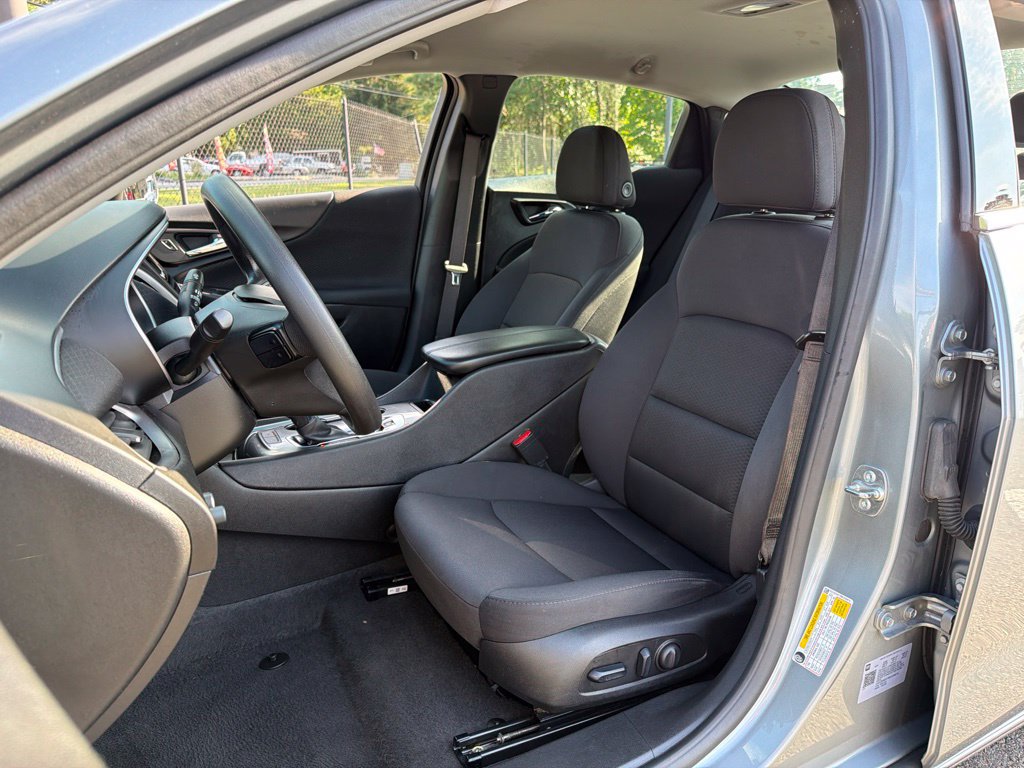 Used 2024 Chevrolet Malibu LT FWD image 18