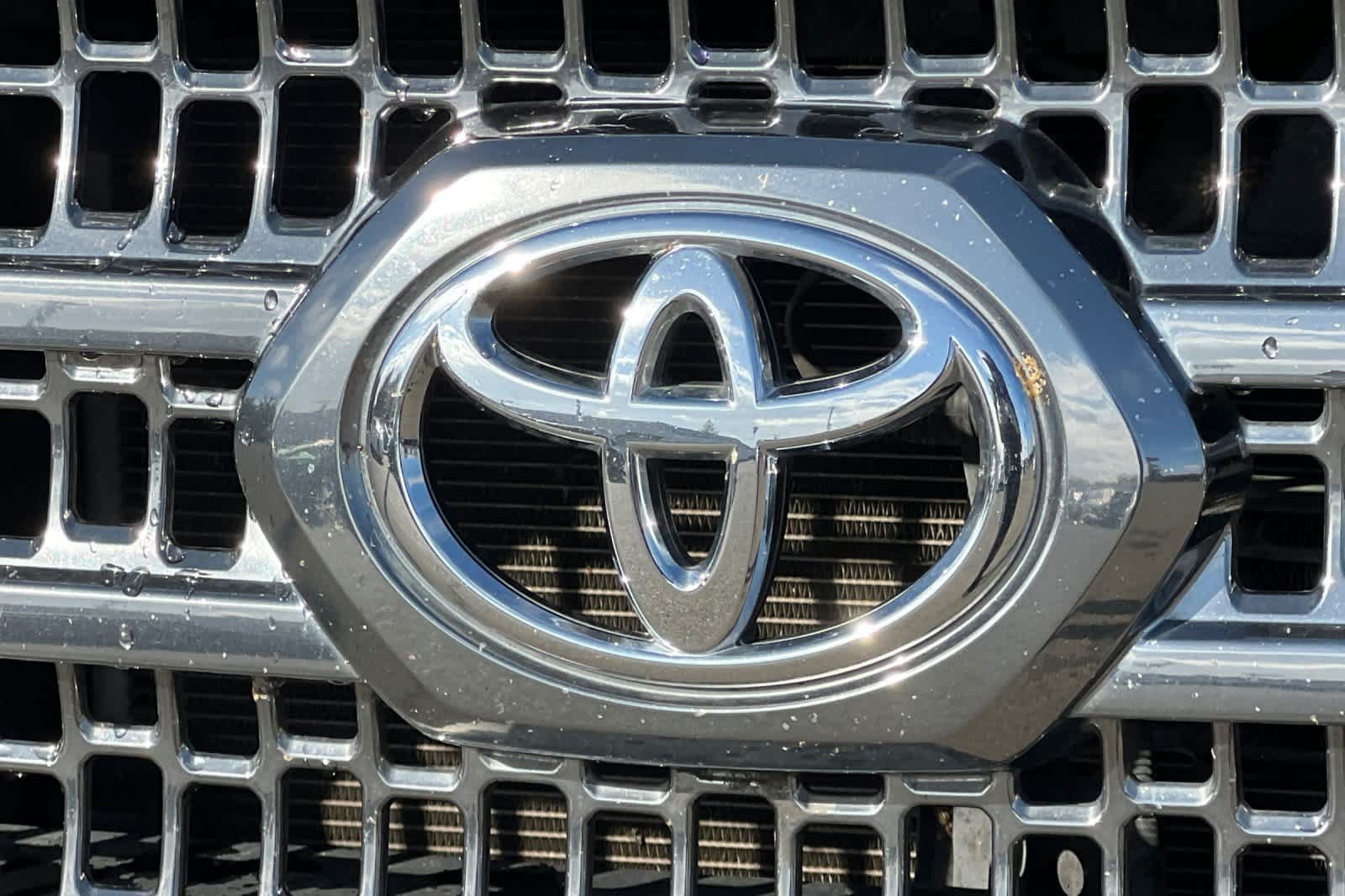 Used 2016 Toyota Tacoma TRD Off-Road w/ Towing Package AWD/4WD image 16