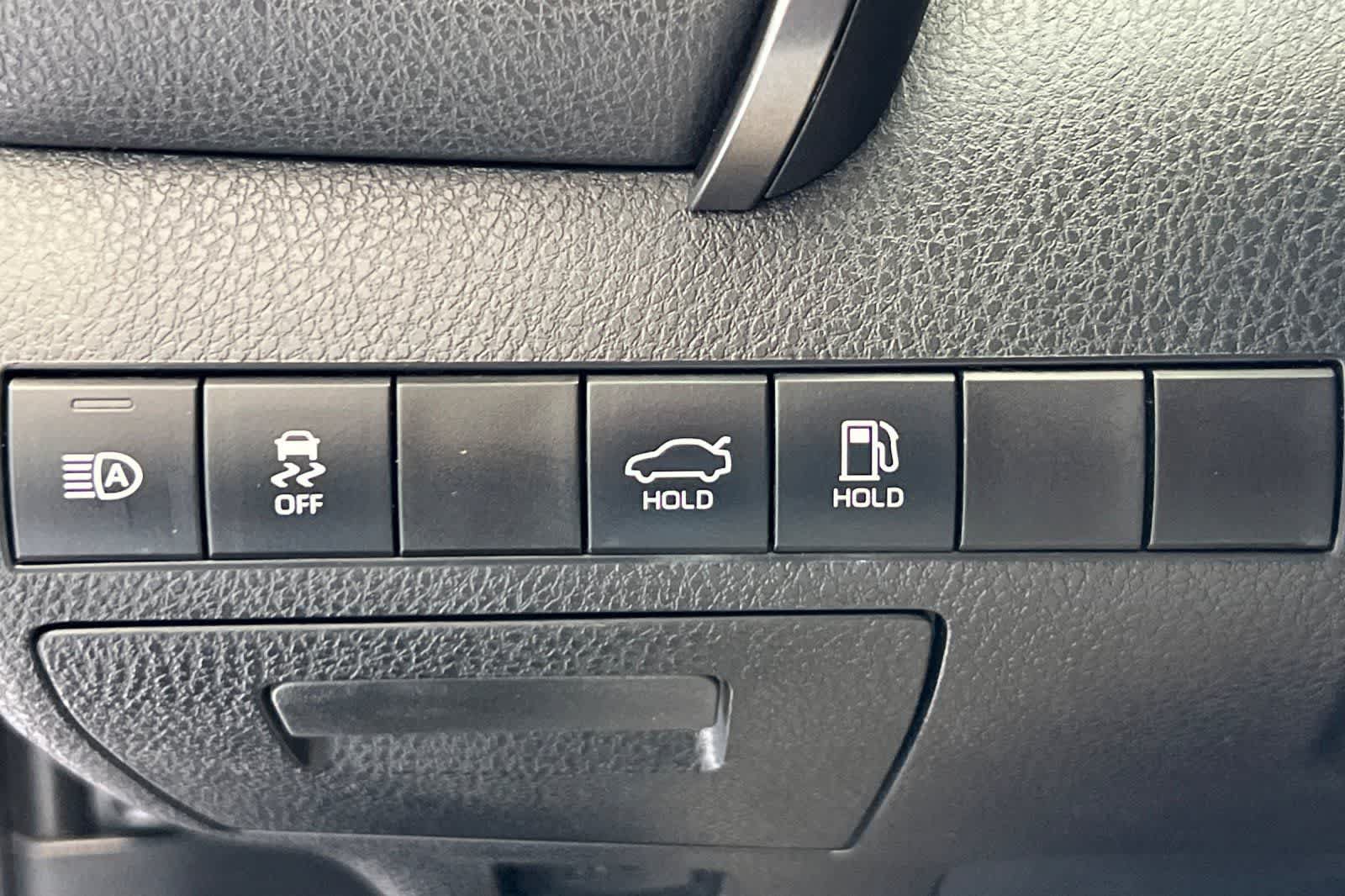 Used 2019 Toyota Camry SE FWD image 30