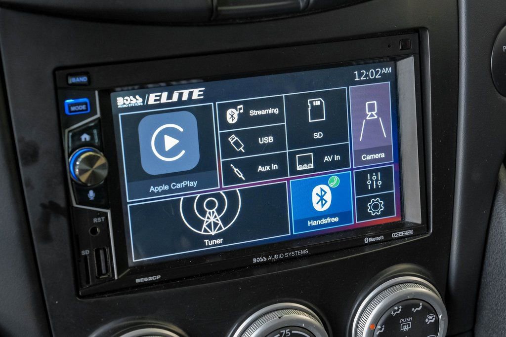 Used 2020 Nissan 370Z Coupe image 25