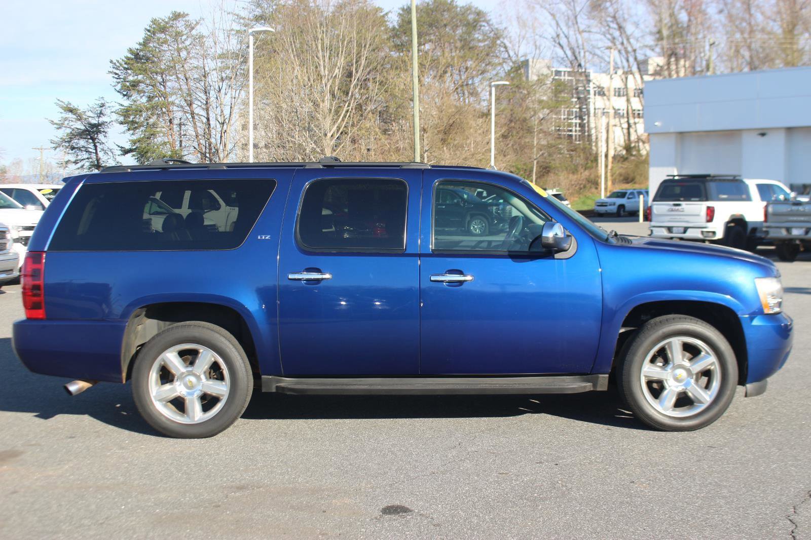 Used 2012 Chevrolet Suburban LTZ image 8