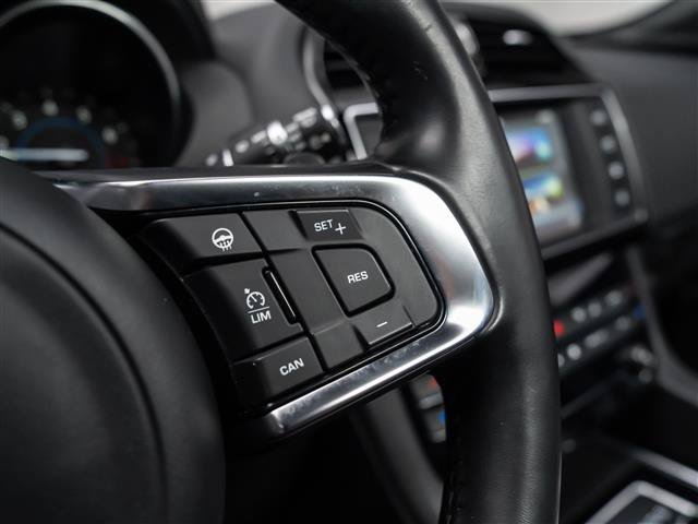 Used 2018 Jaguar F-PACE Prestige AWD/4WD image 21