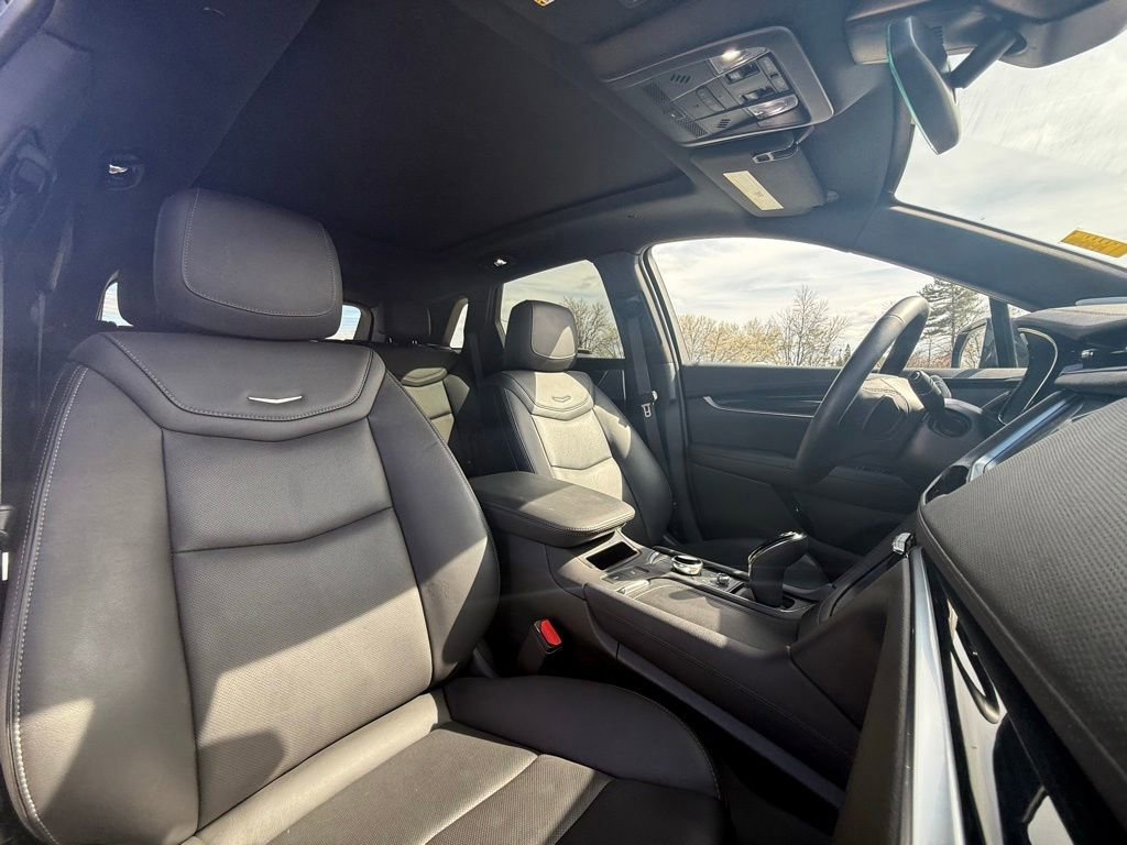 Certified 2025 Cadillac XT5 Premium Luxury image 32