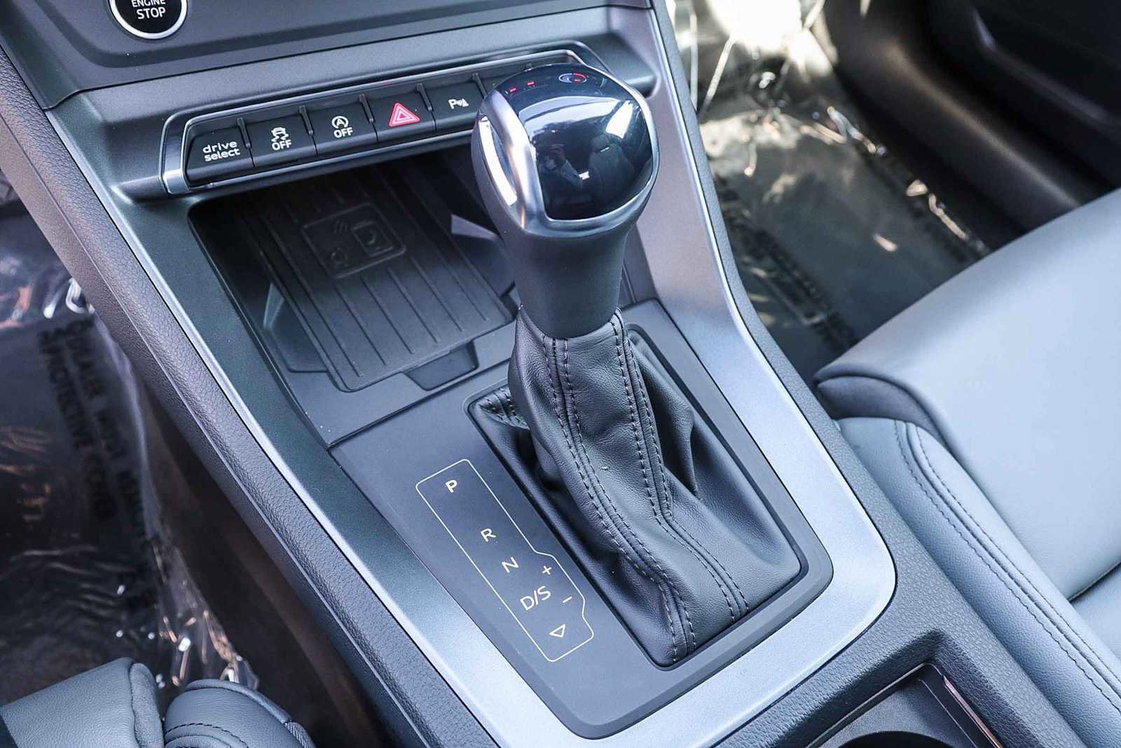 Used 2025 Audi Q3 2.0T Premium w/ Convenience Package image 25