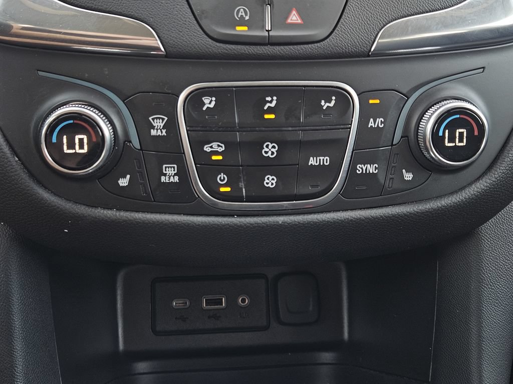 Used 2023 Chevrolet Equinox LT FWD image 19