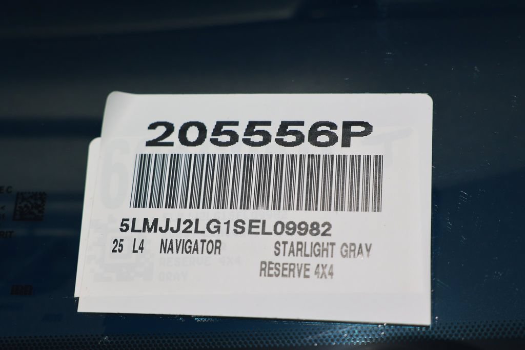 Used 2025 Lincoln Navigator Reserve AWD/4WD image 42