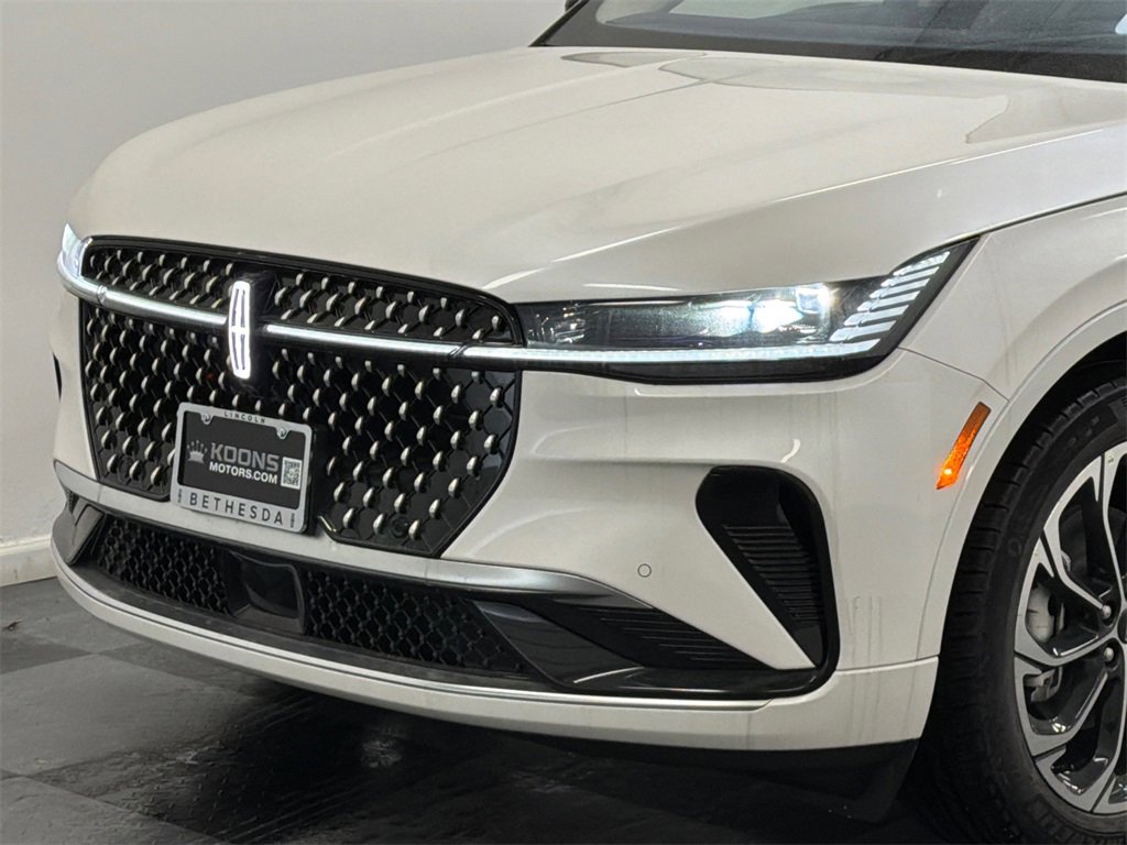 New 2026 Lincoln Nautilus Reserve image 2