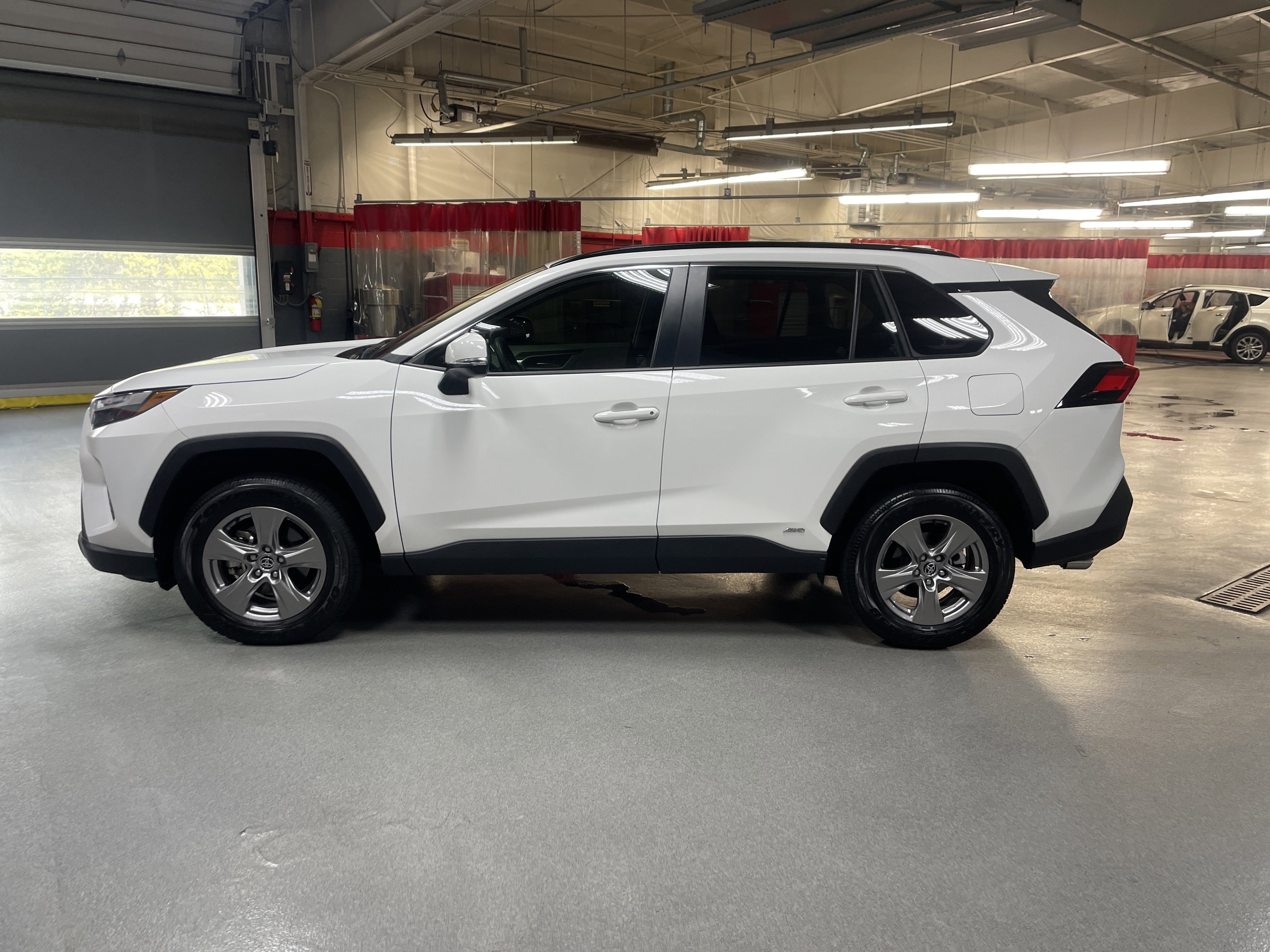 Used 2025 Toyota RAV4 XLE image 7