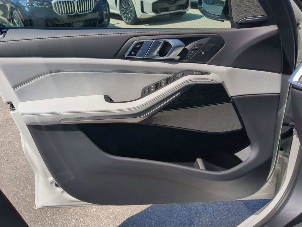 New 2026 BMW X5 xDrive40i w/ M Sport Package image 31