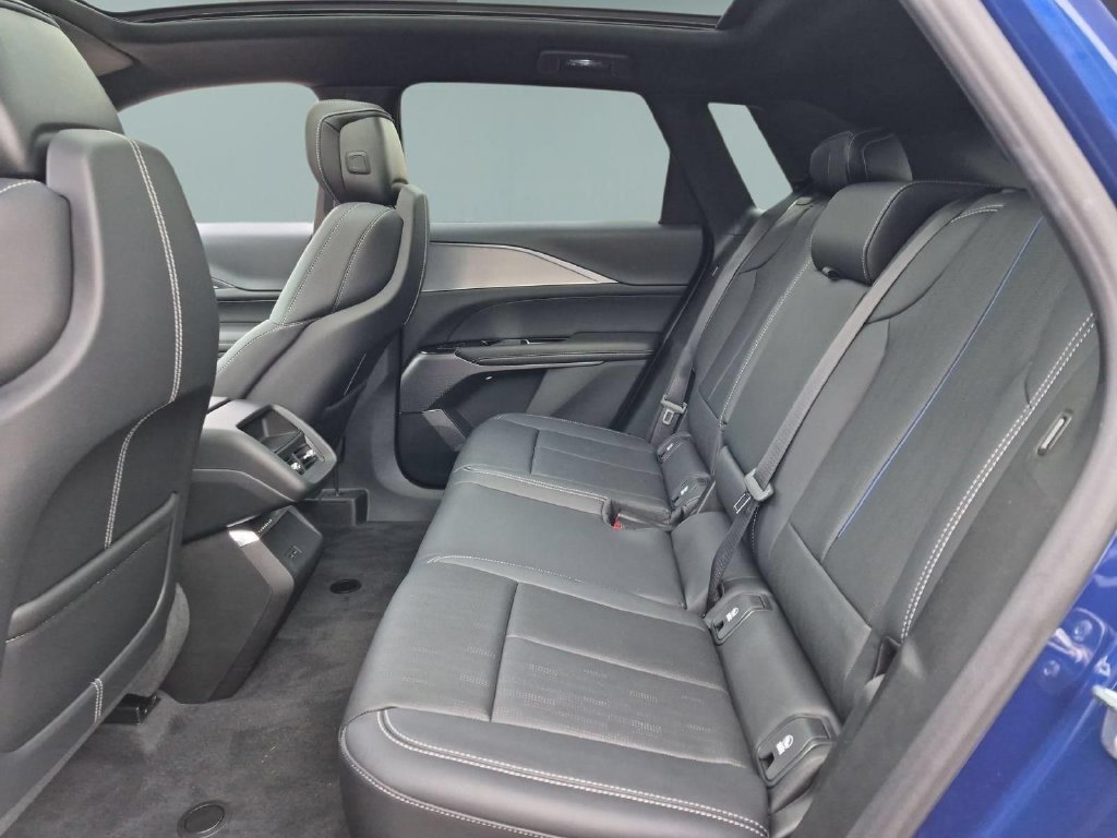 New 2027 Cadillac Lyriq Sport RWD image 24