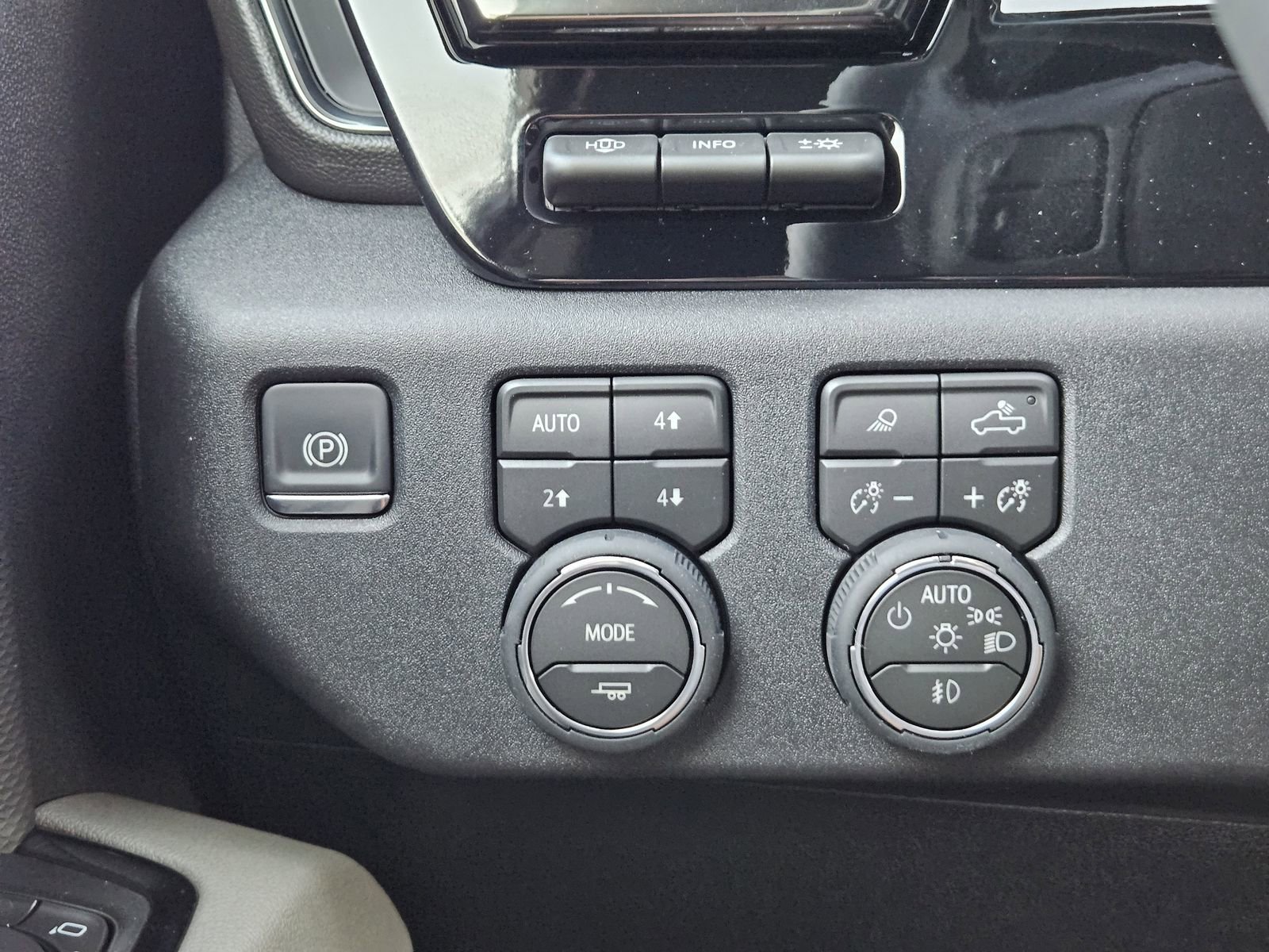 New 2026 Chevrolet Silverado 2500 ZR2 AWD/4WD image 23