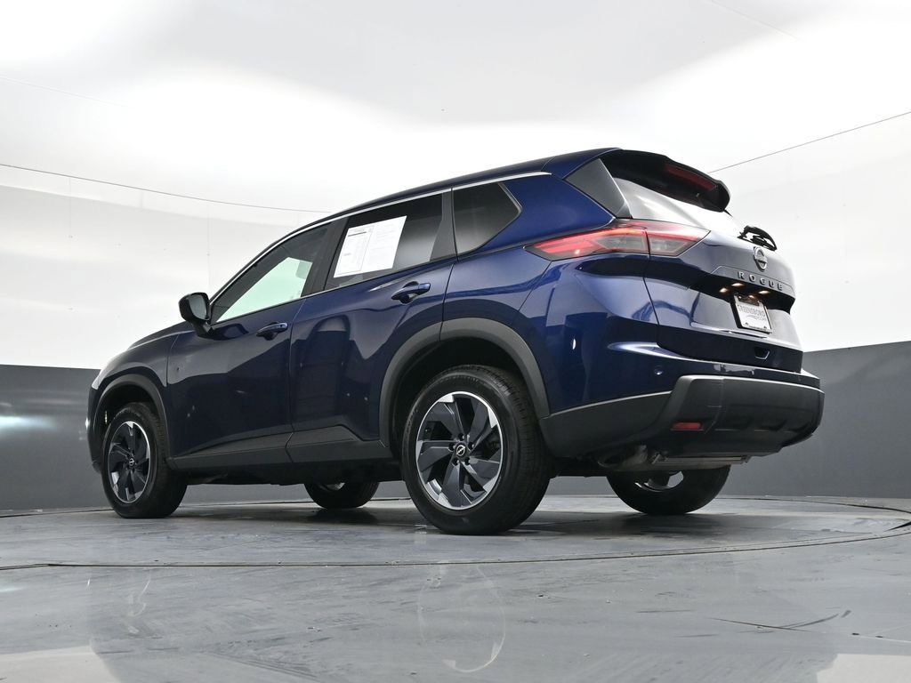 Used 2025 Nissan Rogue SV image 40