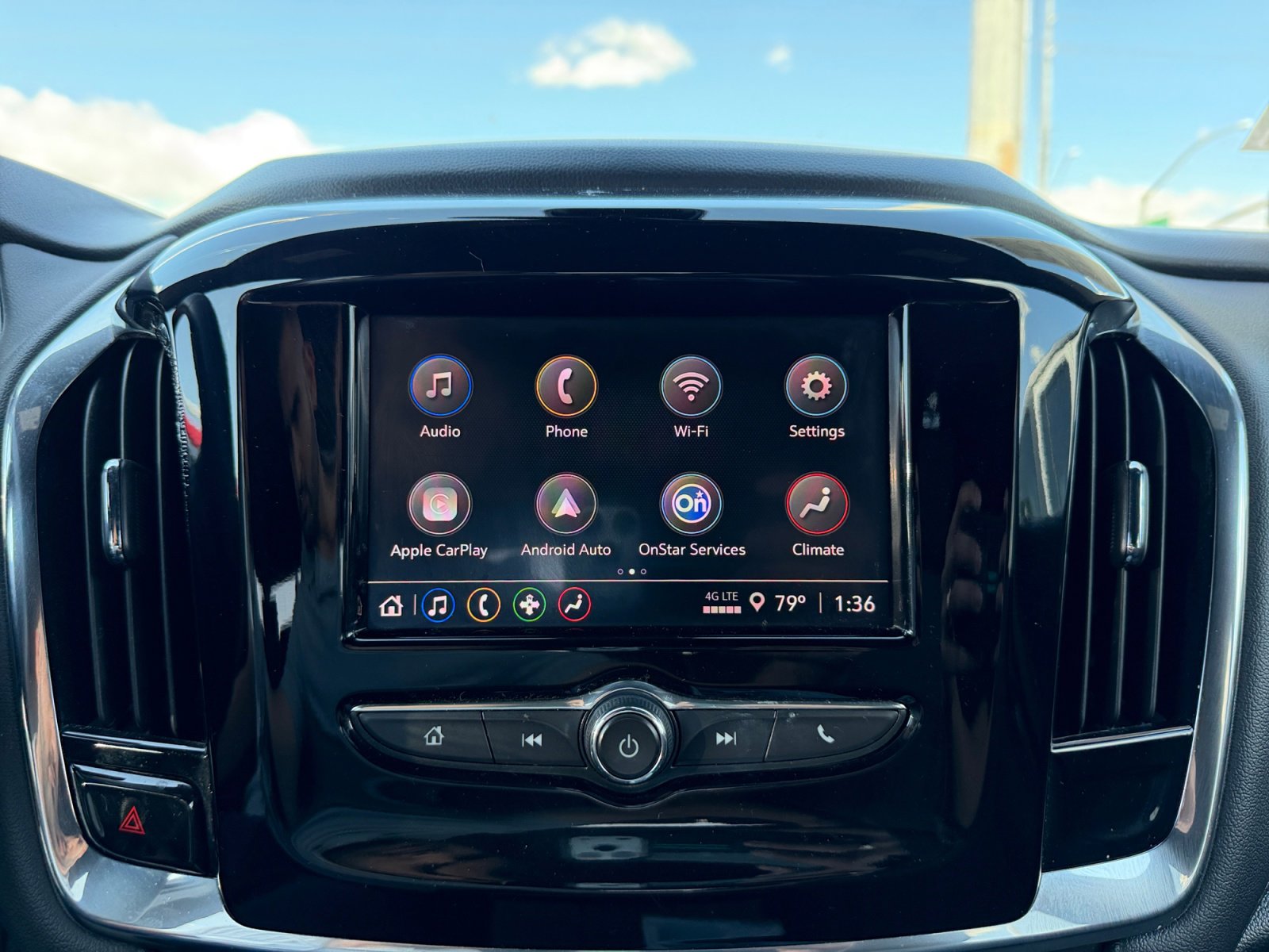 Used 2023 Chevrolet Traverse LT image 12