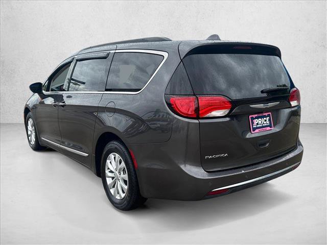 Used 2017 Chrysler Pacifica Touring-L FWD image 8