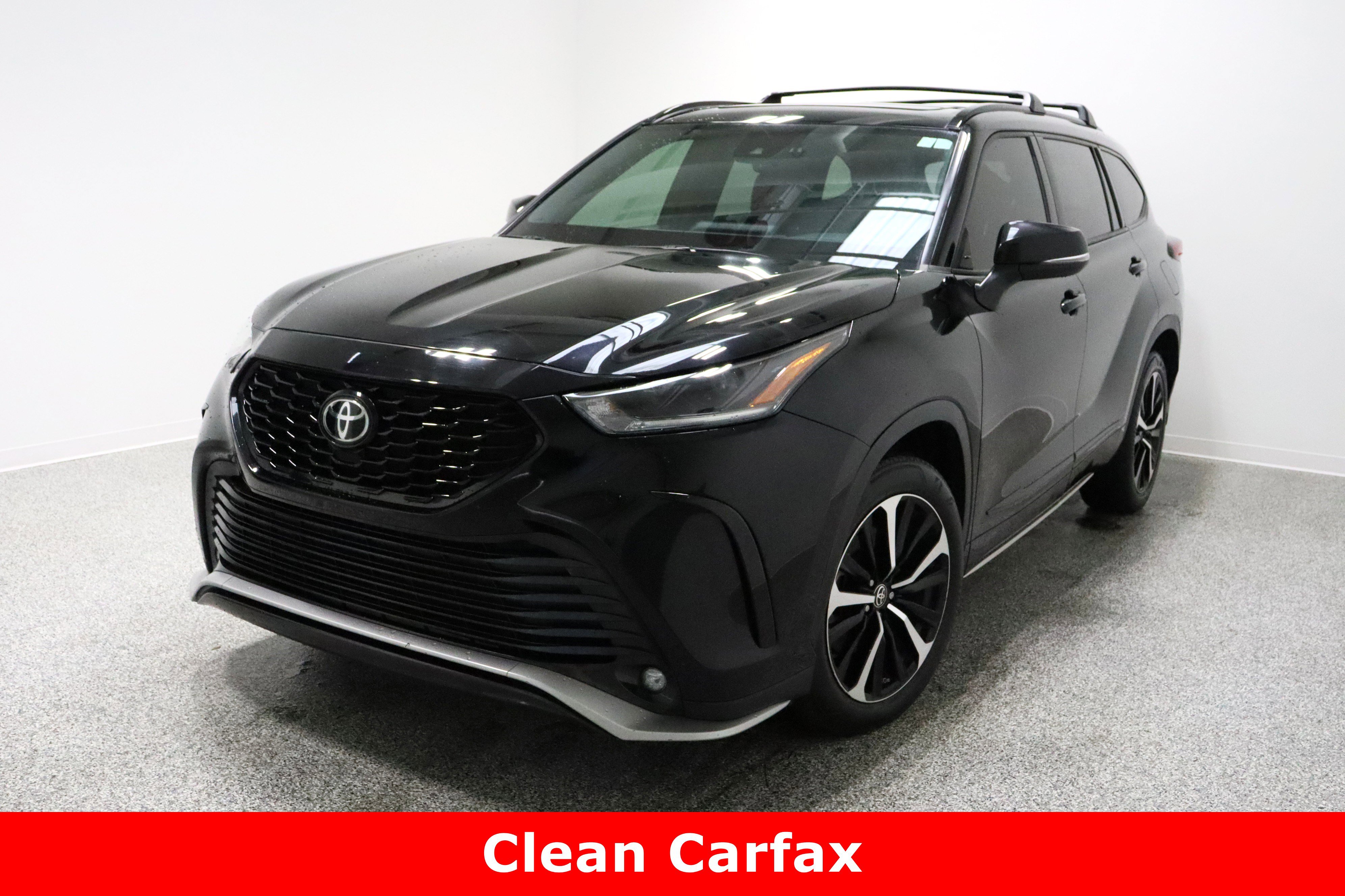 Used 2022 Toyota Highlander XSE image 2