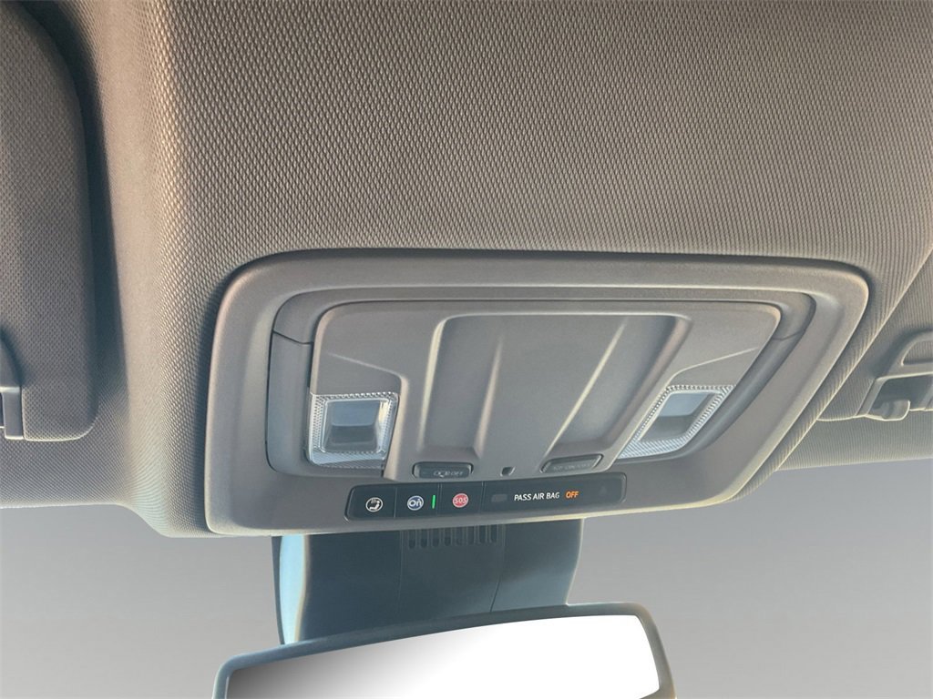 Used 2025 GMC Sierra 1500 SLT image 15