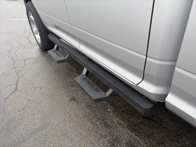 Used 2017 RAM 1500 Express image 9