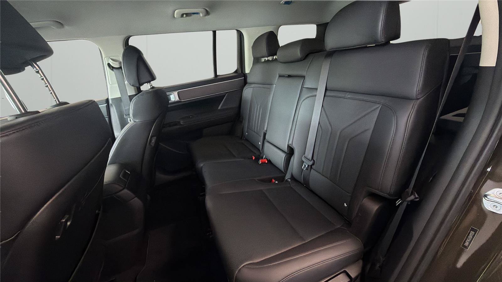 Certified 2025 Hyundai Santa Fe SEL FWD image 11
