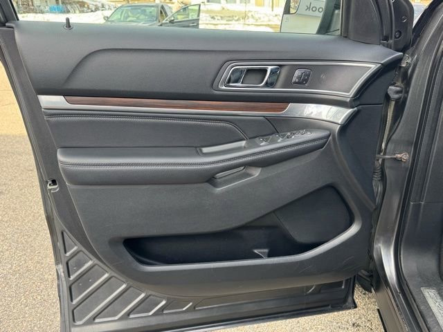 Used 2016 Ford Explorer Limited image 35